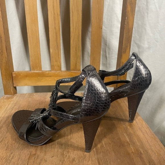 Kenneth Cole Reaction Dangle Know Heels Gray Croc Embossed Leather Beads 8.5 - Picture 5 of 7